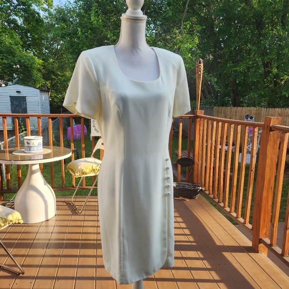 Destiny Vintage Elegant Cream Short Sleeve Dress Size 10 - Picture 1 of 13